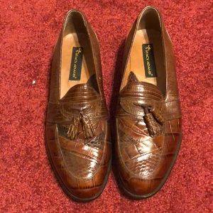 Men’s dress shoes